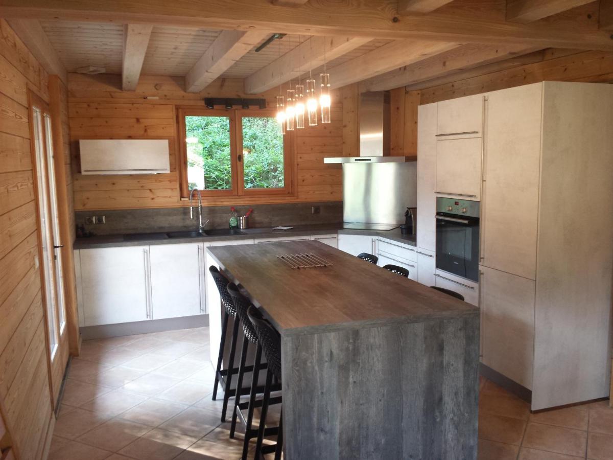 Magnifique Chalet Au Coeur Du Village Du Reposoir Le Reposoir Exterior foto